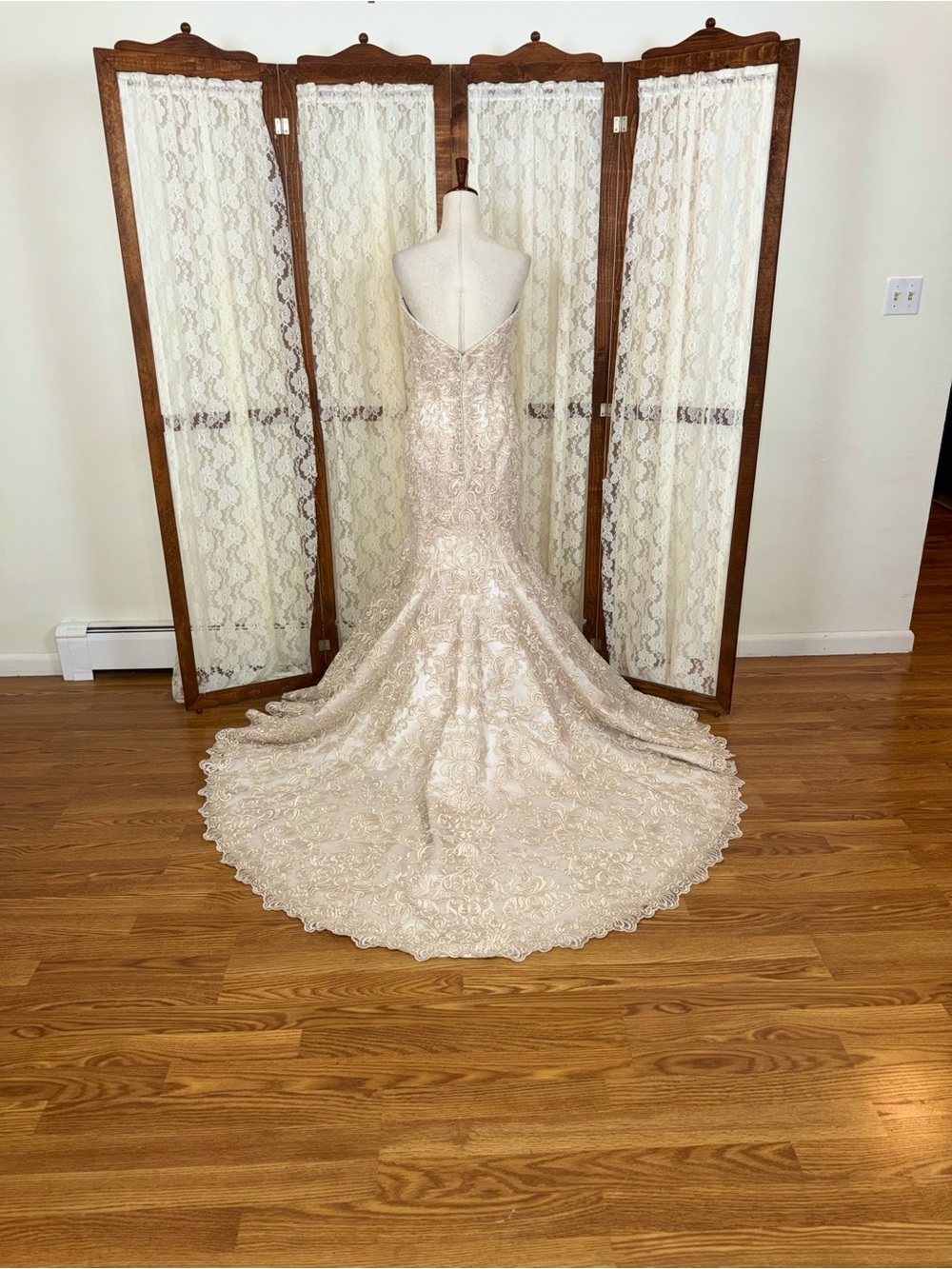 Stunning NEW Allure Romance Ivory Blush Champagne Wedding Gown - Picture 8 of 12